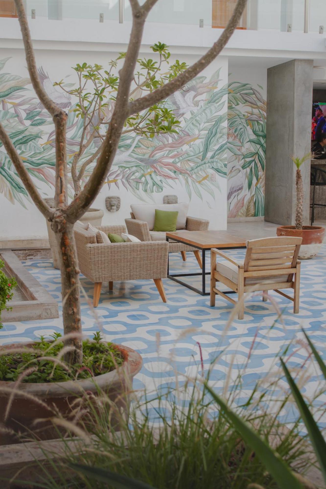 Hotel Catedral La Paz Zewnętrze zdjęcie A patio in a home