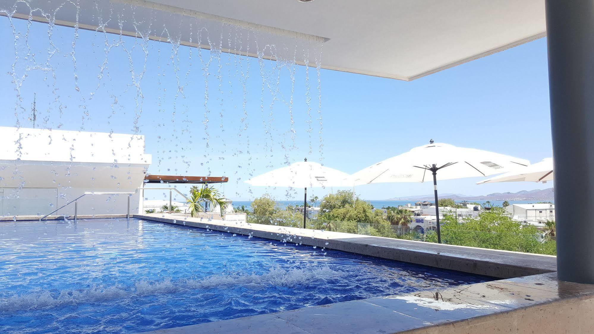 Hotel Catedral La Paz Zewnętrze zdjęcie Rooftop pool at the Hotel